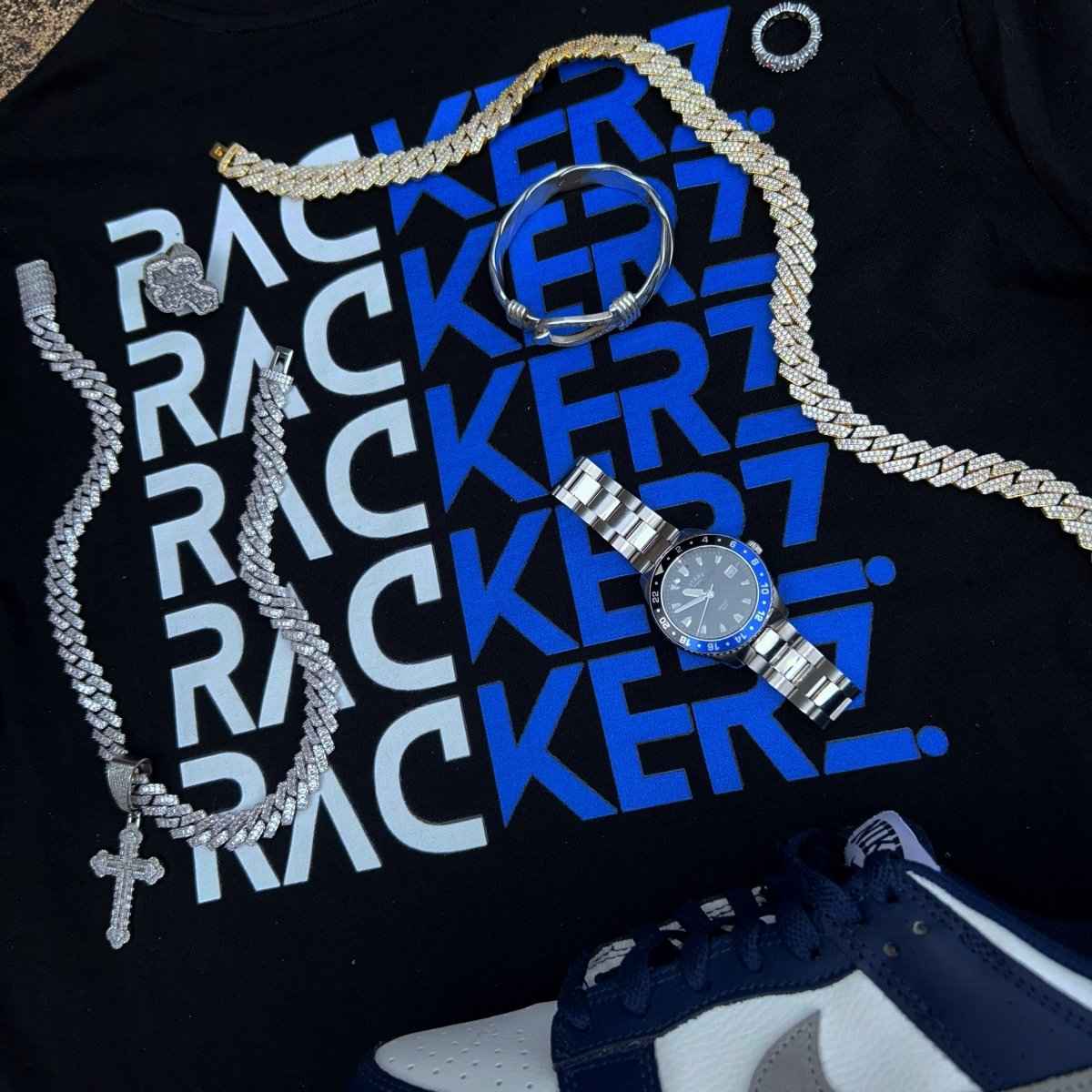 SIGNATURE LOGO GRAPHIC TEE - BLACK & BLUE