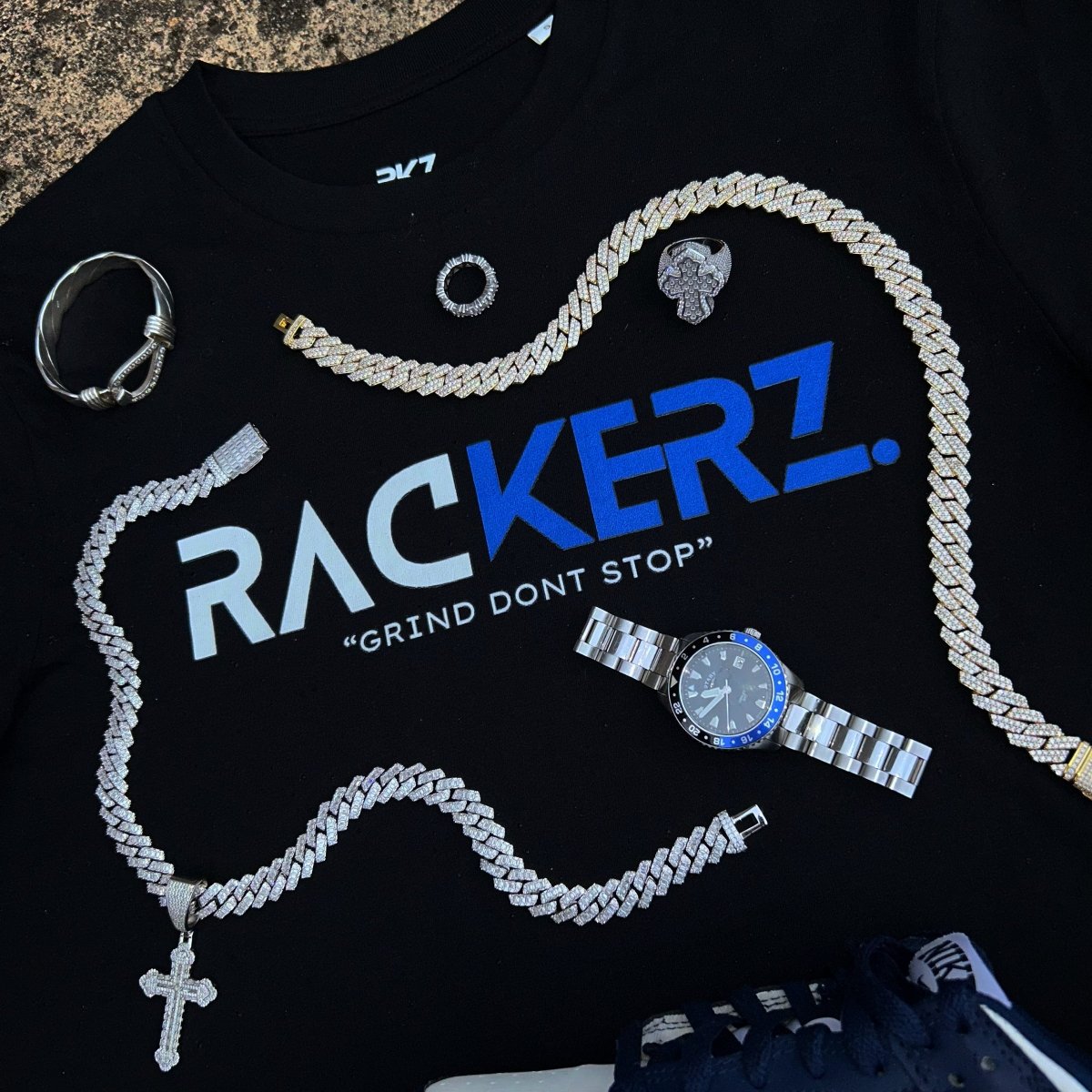 SIGNATURE LOGO GRAPHIC TEE - BLACK & BLUE - RACKERZWORLD
