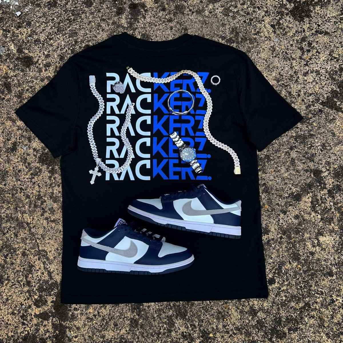 SIGNATURE LOGO GRAPHIC TEE - BLACK & BLUE
