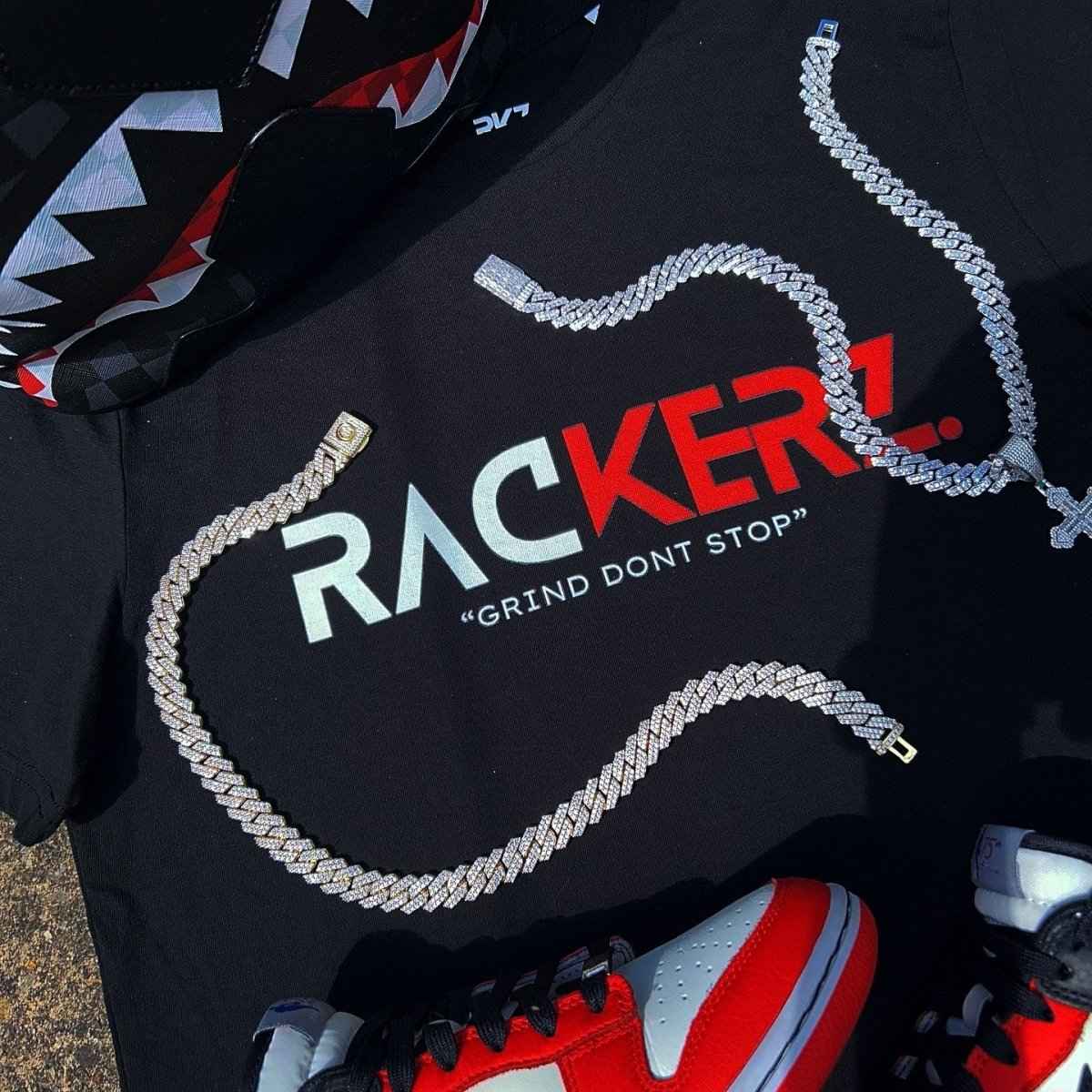 SIGNATURE LOGO GRAPHIC TEE - BLACK & RED