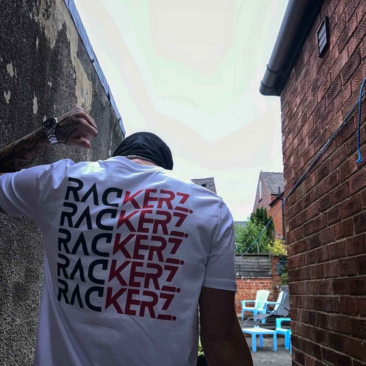 SIGNATURE LOGO GRAPHIC TEE - WHITE & RED