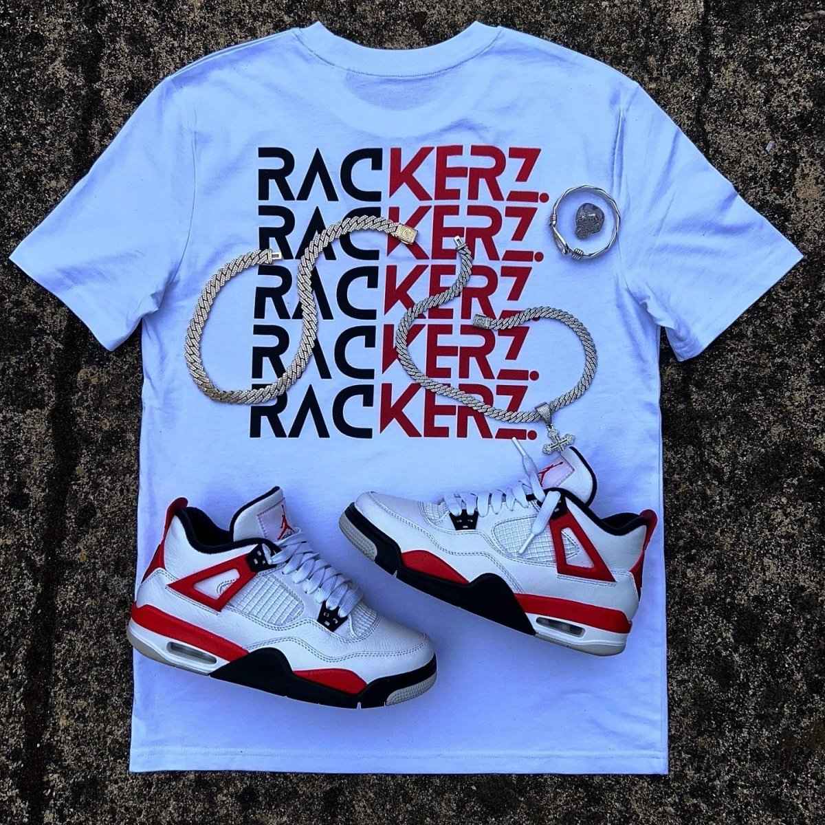 SIGNATURE LOGO GRAPHIC TEE - WHITE & RED